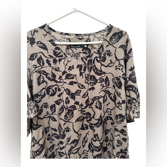 ✨ Tara Vao Flowy Top with ruffles made in Bali in large - Picture 9 of 17